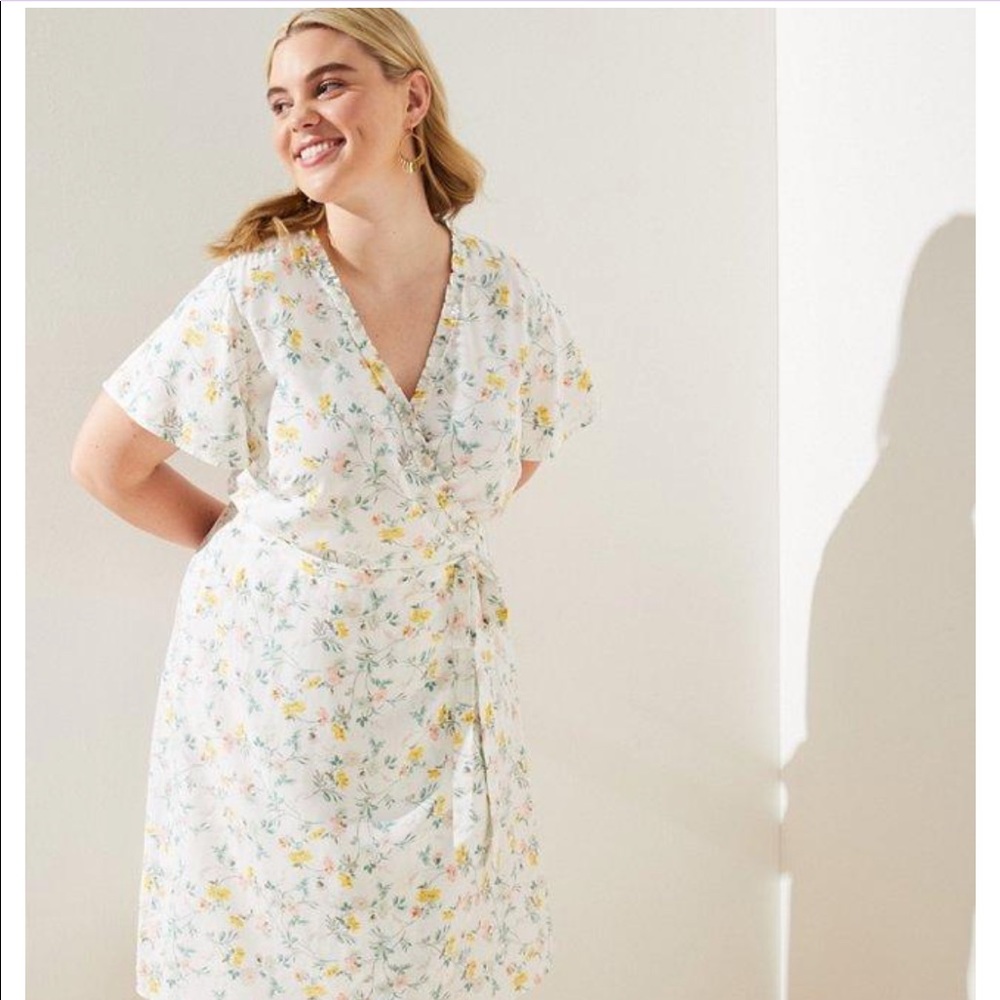 Loft Plus Floral Wrap Dress. Yellow/White. NWT